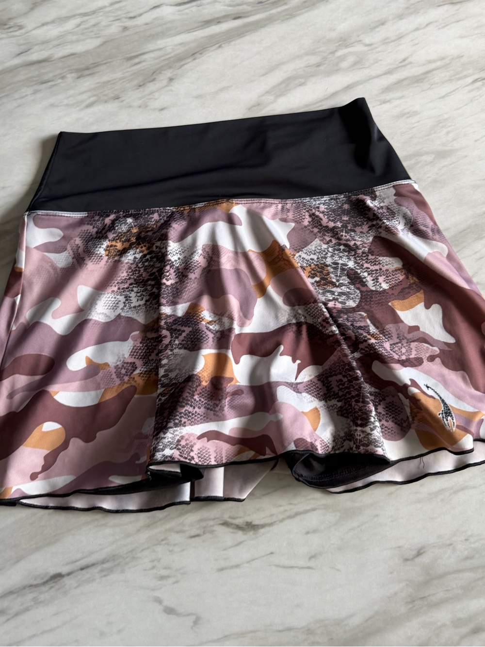 LACOA Women’s Athletic Skort with Pink Camo and Black Waistband LIKE NEW M